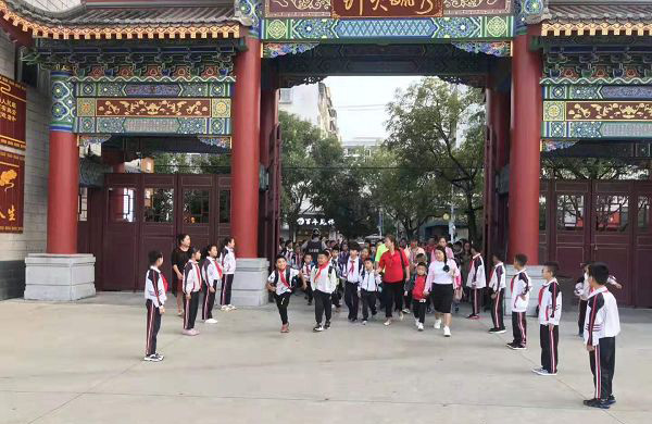 1566893613723168.jpg 共青團(tuán)普洱市委發(fā)放“愛心圓夢大學(xué)”助學(xué)金1.jpg